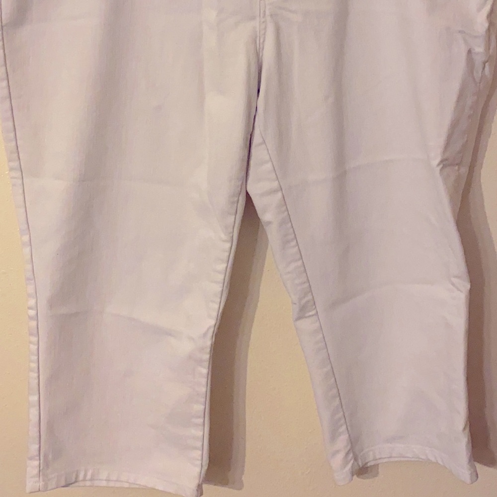 St. John’s Bay White Denim Capris (plus) - Picture 3 of 5
